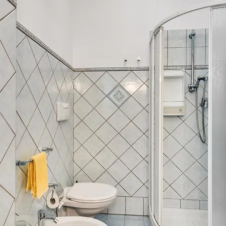Roomy And Bright With Balconies X6 Appartamento