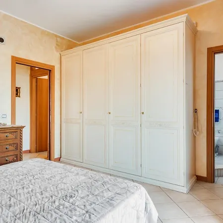Apartment Roomy And Bright With Balconies X6 *